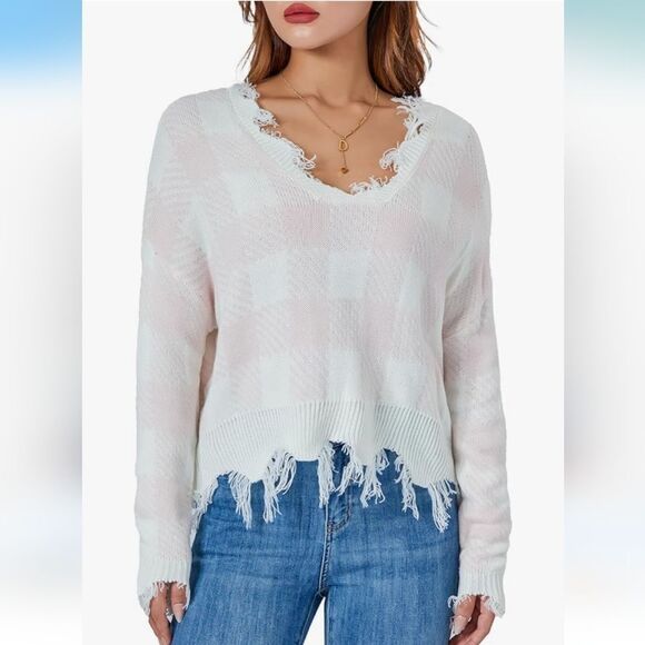 Just Polly Vneck Frayed Sweater, Small - Picture 8 of 8